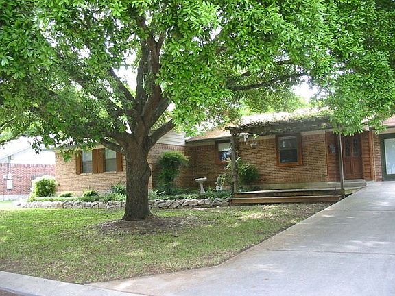 4th image of 1540 Allison Dr