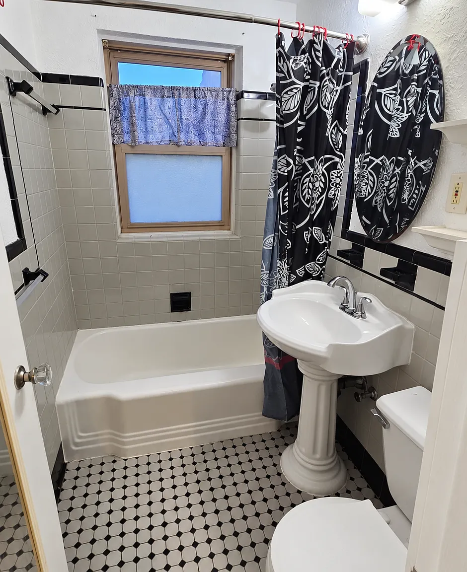 2 bed, 730 sqft, $2,500 — Photo 3