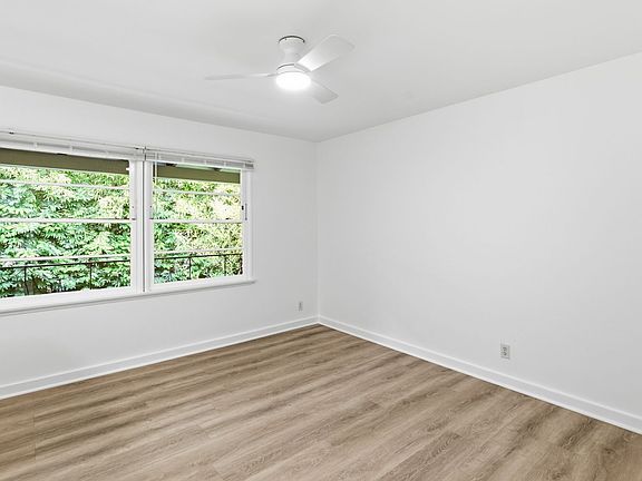 2nd image of 1453 S Westgate Ave APT 8