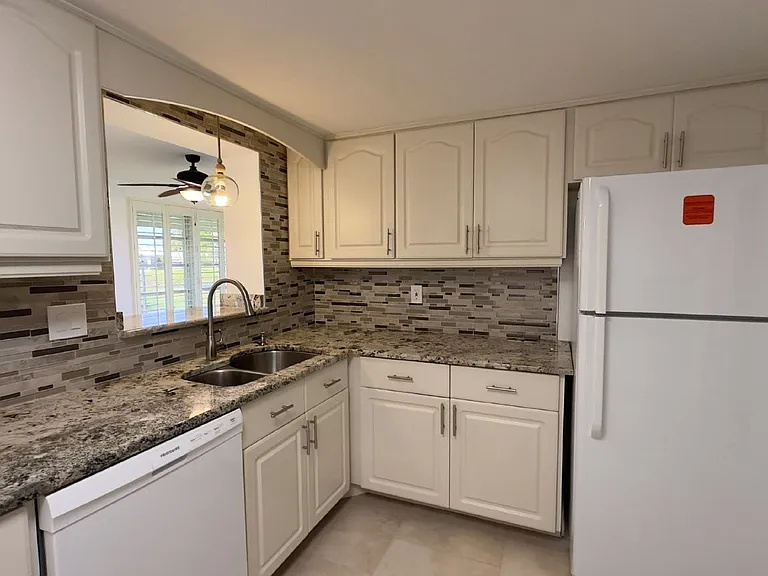 1108 Ocean Ave — Photo 11