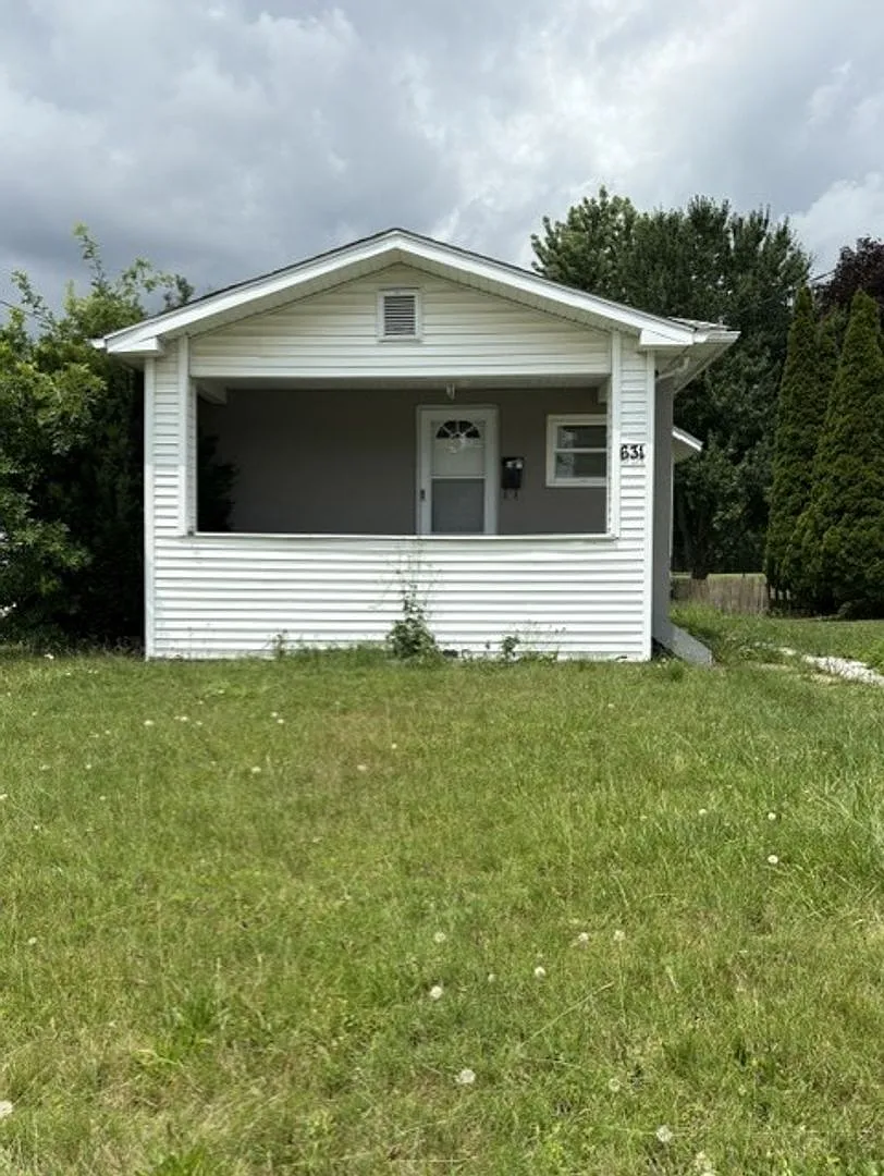 Affordable 1-Bedroom Home with Private Yard — Photo 1