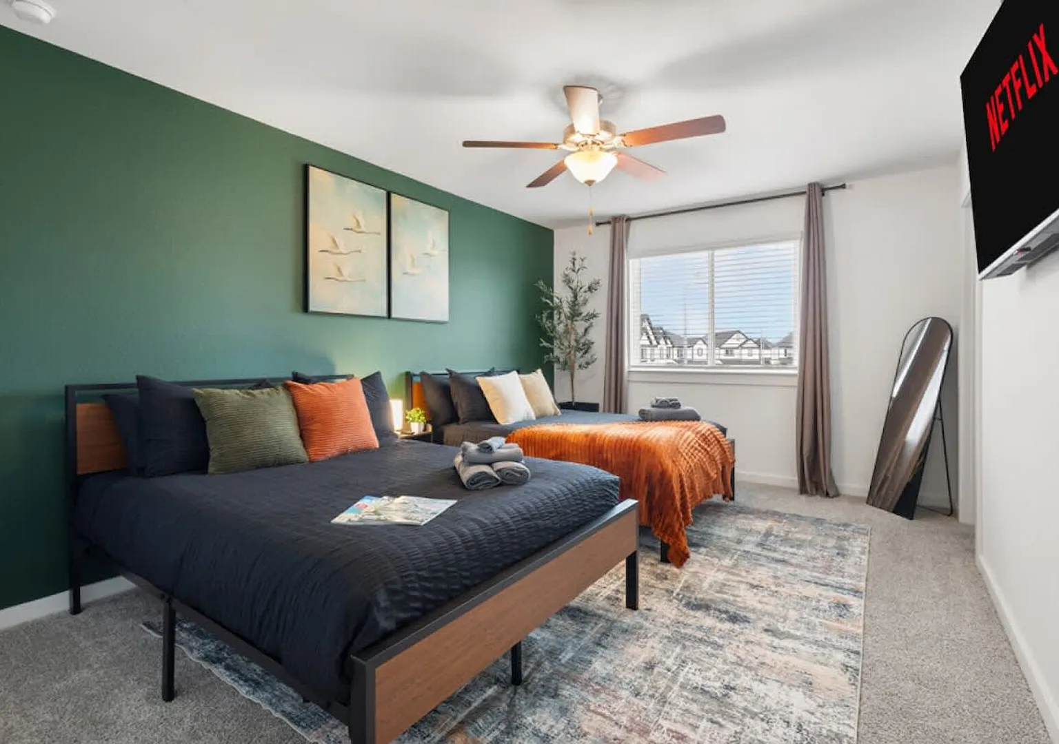 Gated 4br | Sleep 10 | 1gb|Wd | Nrg, Airport, Nasa — Photo 3
