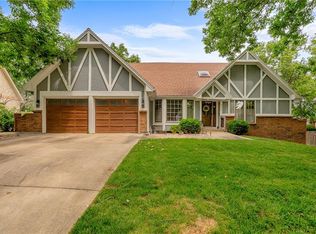 8408 W 115th St, Overland Park, KS 66210