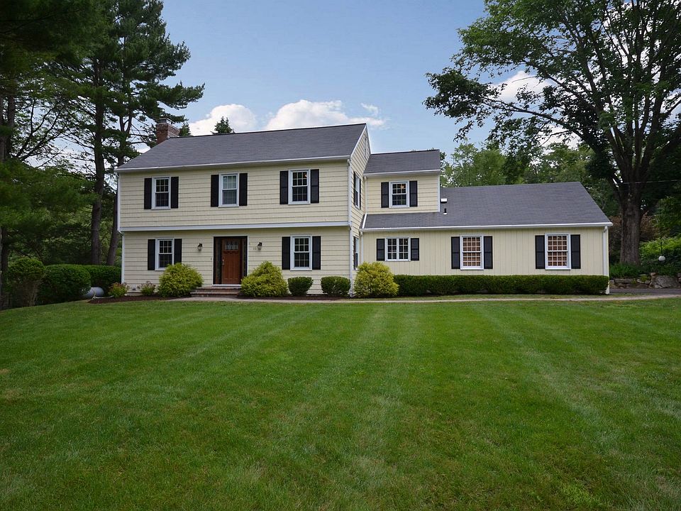 5 Bedroom Classic Colonial