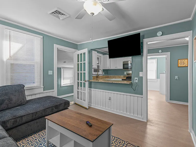 8 Bonita Dr #B — Photo 3