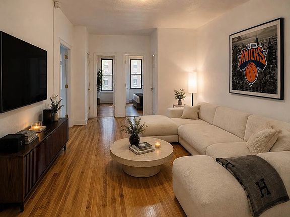 3rd image of 208 Broadway #5