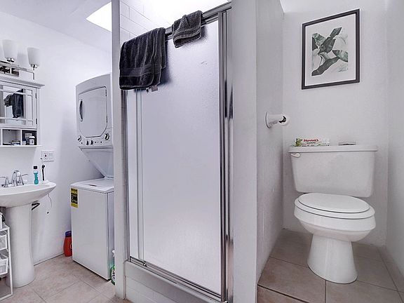 3rd image of 247 Grand St #3F1
