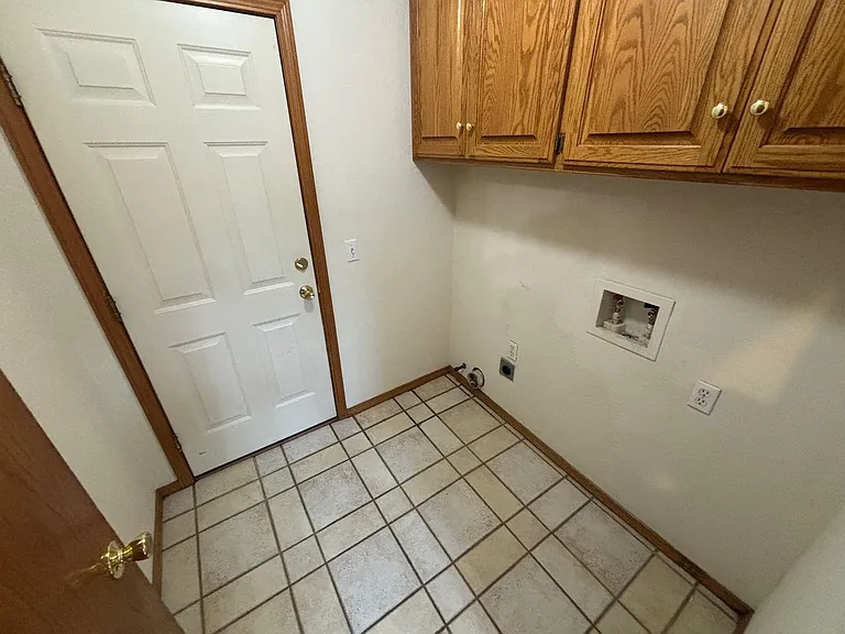 2207 N Burdick St — Photo 3