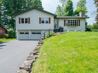 5 Hillside Dr, Marcellus, NY 13108