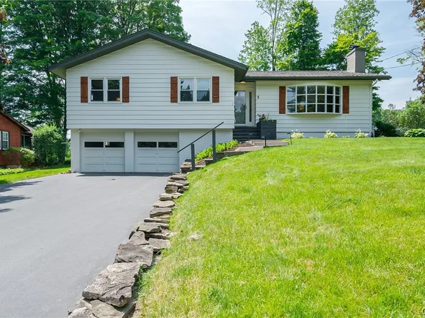 5 Hillside Dr, Marcellus, NY 13108
