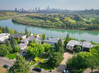 28 Riverside Cres NW, Edmonton, AB T5N 3M5