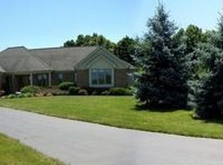 6712 Linden Ln, Huntley, IL 60142