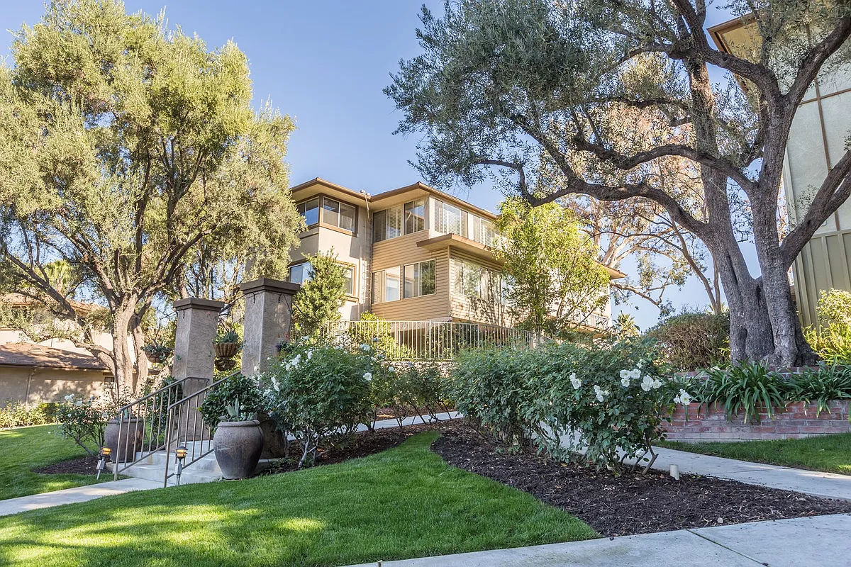 Building Photo - Orange Grove Circle