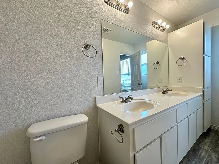 1801 Clovis Dr — Photo 23