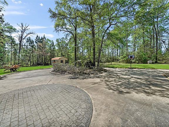 5th image of 224 N Lake Dr