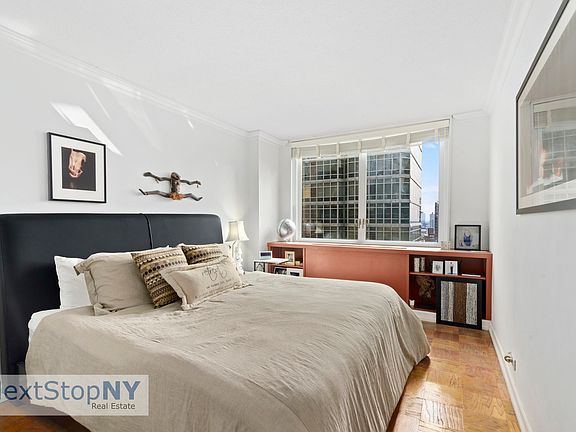 4th image of 245 E 54th St APT 28K