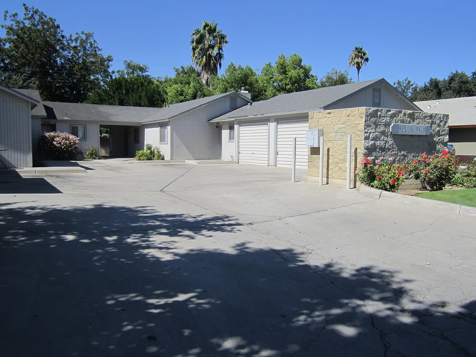 3 bed, 1030 sqft, $1,650 — Photo 1