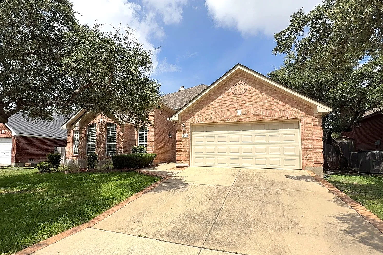 4 bed, 2472 sqft, $2,900 — Photo 1