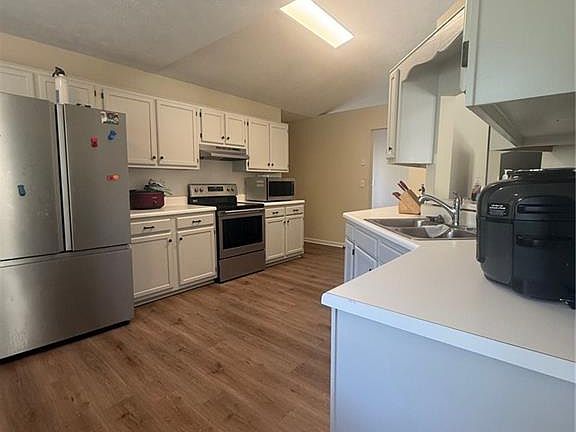 5th image of 4197 Sterling Pointe Dr