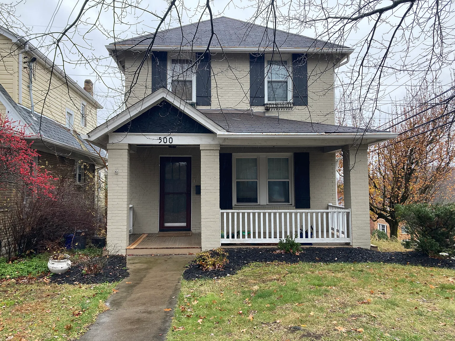 3 bed, 1.5 bath, 1120 sqft, $2,200 — Photo 1