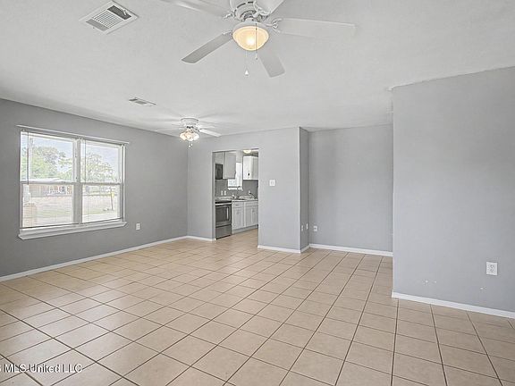 4th image of 198 Keller Ave