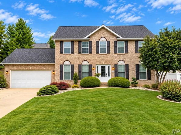 14 Grandbrook Blvd, Collinsville, IL 62234