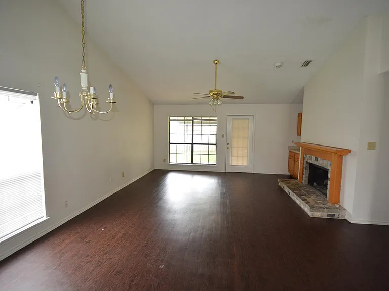2509 Forest Creek Dr — Photo 5