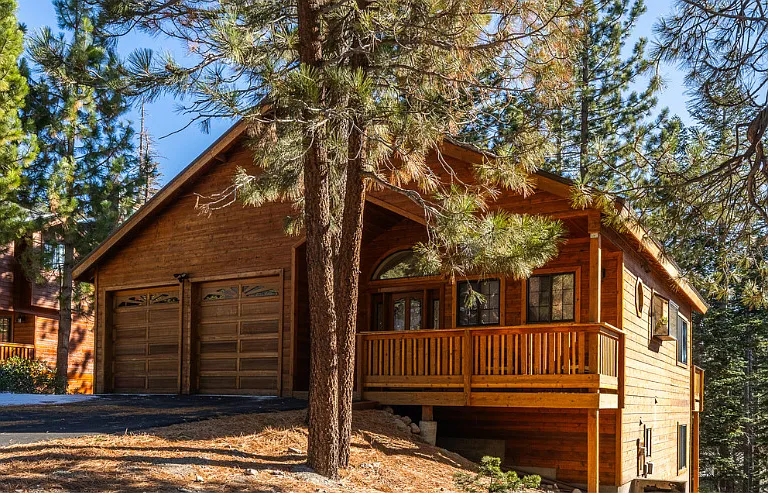 Mammoth Knolls Luxury Home - 5 Minutes to Gondola, Mountain Views