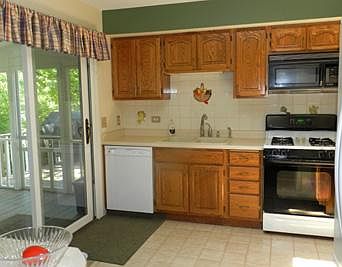 5th image of 1606 E Wilson Ave