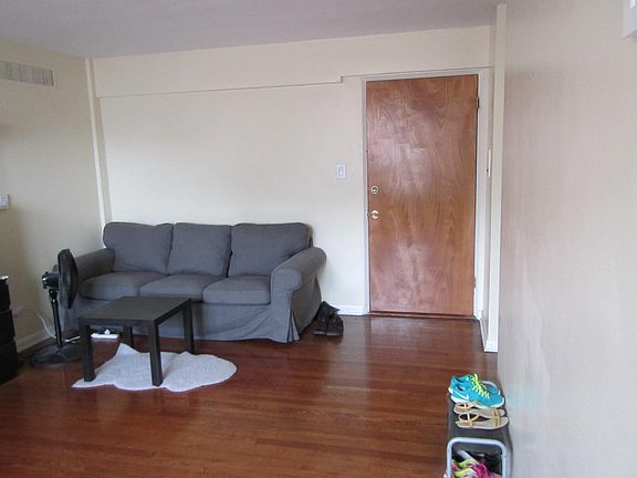 3rd image of 5335 N California Ave #3I-308