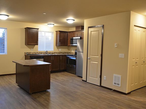 5th image of 1288 Beach Ave #102