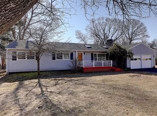 8 Puritan Ave, Barrington, RI 02806