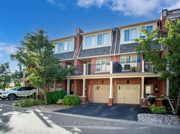 90 Lakeshore Rd W, Oakville, ON L6K 1E1