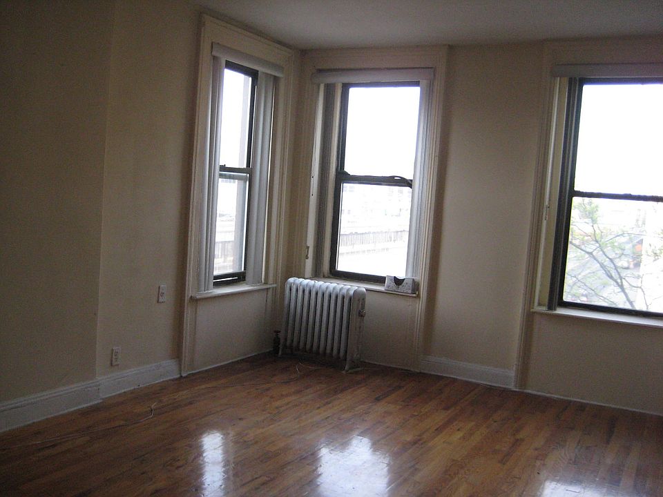 1st image of 516 Carlton Ave APT 2