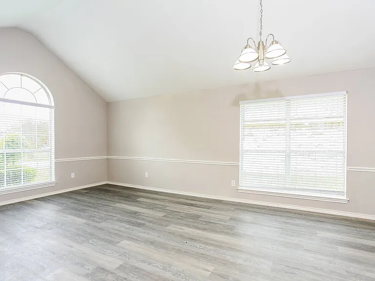 2716 Wild Grove Ln — Photo 6