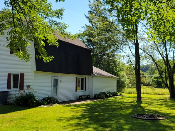 1646 Boies Rd, East Aurora, NY 14052