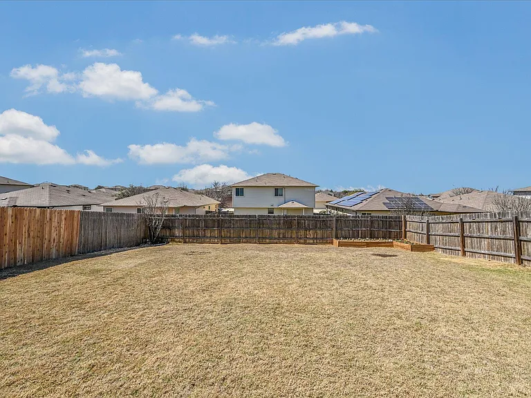 725 Pinnacle Dr — Photo 18