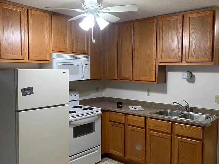 Park Place West Apartments — Photo 8