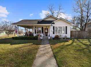 217 N Montgomery St, Gilmer, TX 75644
