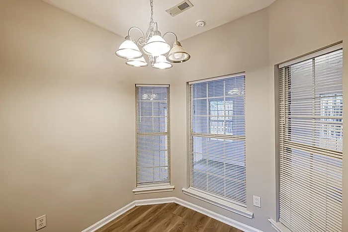 138 Daventry Dr — Photo 4