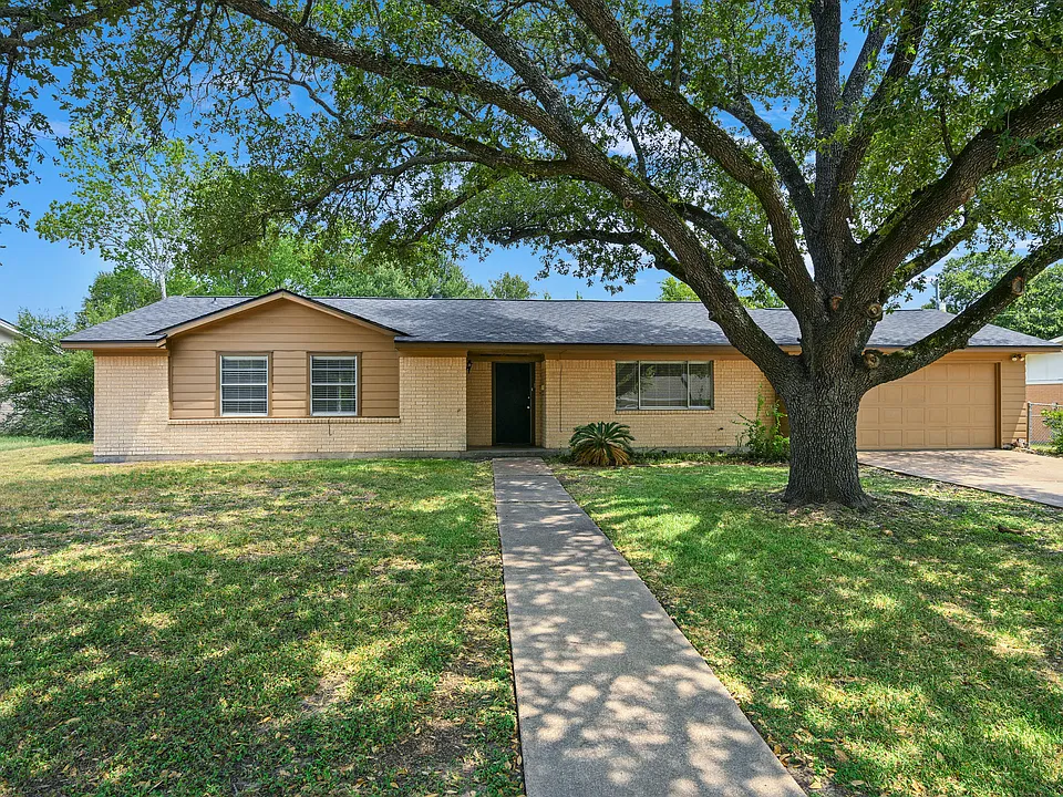 207 Redmond Dr