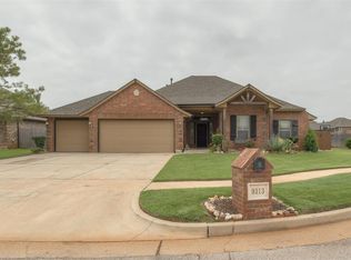 9313 Brian Ln, Yukon, OK 73099