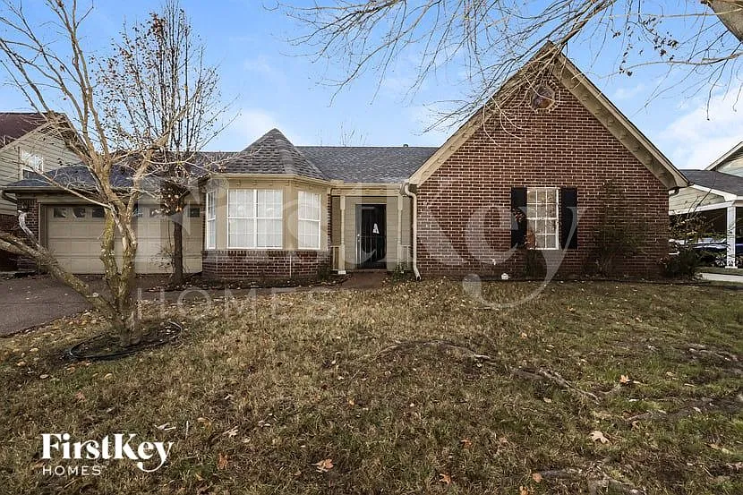 3 bed, 2.0 bath, 1437 sqft, $2,005 — Photo 1