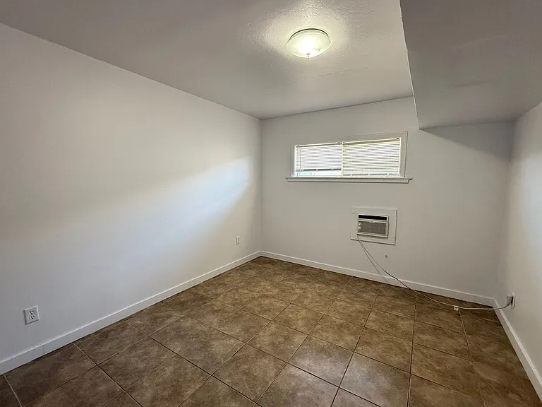 13913 N Palm St #12 — Photo 9