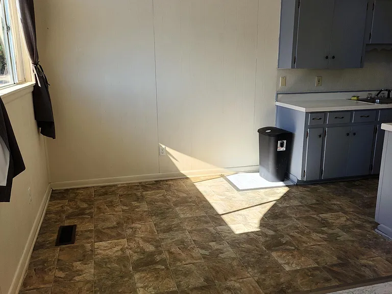 212 Sierra Madre Dr — Photo 3