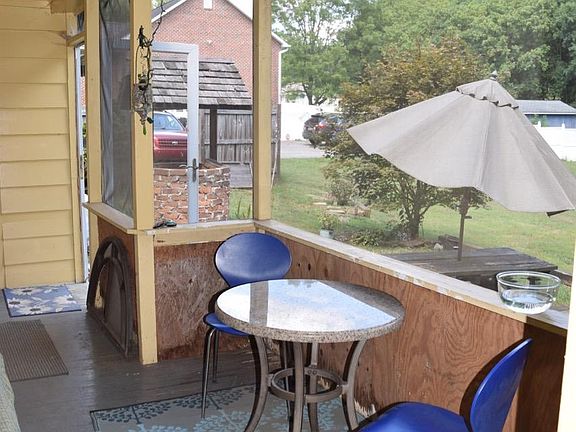 Screened back porch.