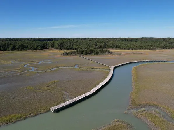 20 Oyster Ln #2-21, Virginia Beach, VA 23456