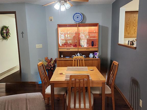 4th image of 520 5th St SW Unit 217