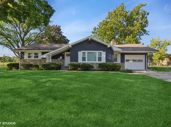 1006 Lehnertz Ave, Aurora, IL 60505