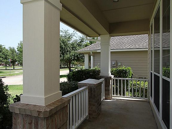 THE AWESOME OLD-FASHIONED FRONT PORCH RECONNECTS COMMUNITY VALUES & FRIENDLY NEIGHBORS. YOU CAN RELAX HERE  AND  GATHER YOUR THOUGHTS.